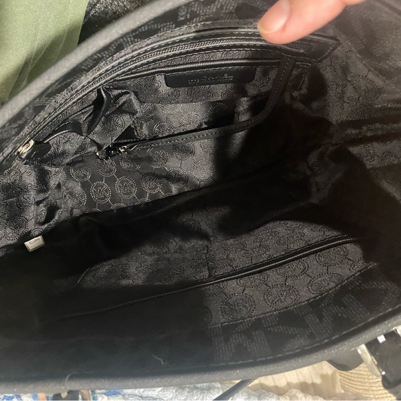 Michael Kors Black Tote Bag- NEVER worn - Picture 6 of 11